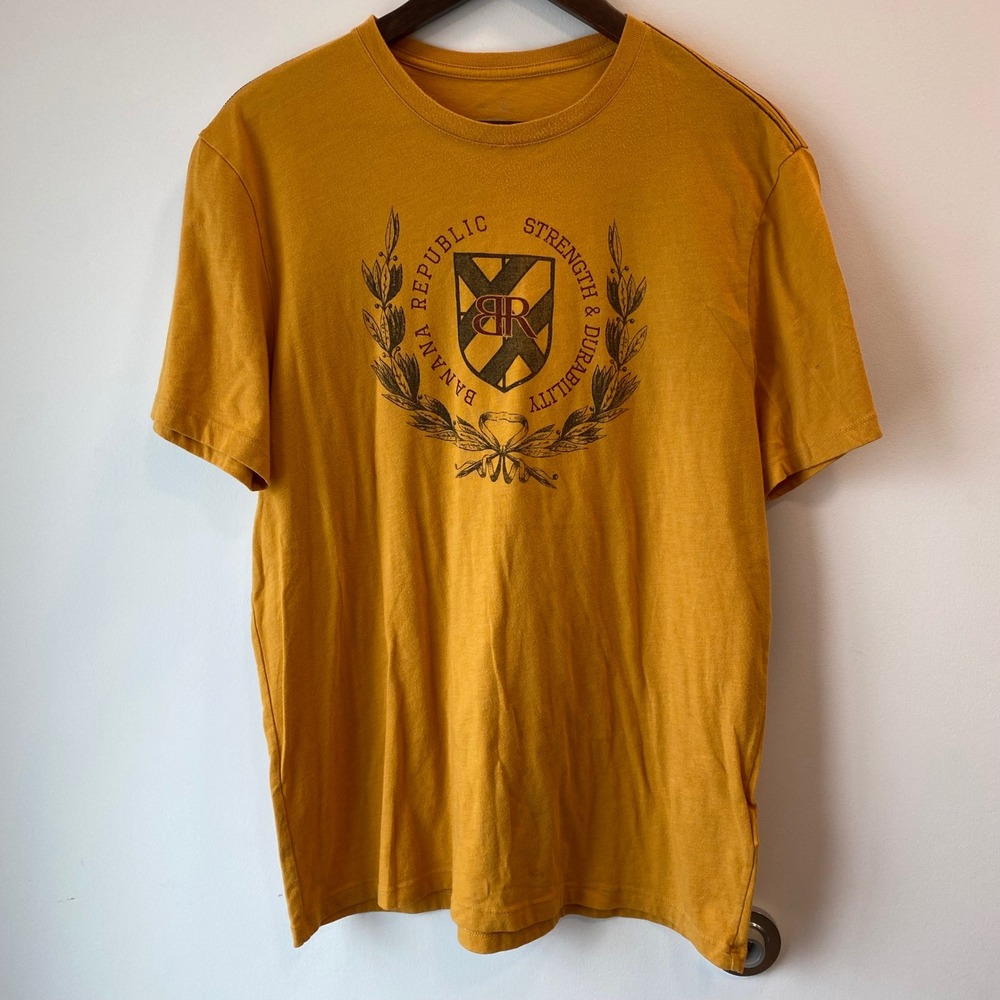Banana Republic T-Shirt Men L Yellow Graphic Tee Crest Strength Durability